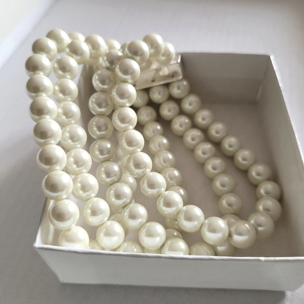 Premier Designs Elaine Pearl Stretch Bracelet - Picture 5 of 6